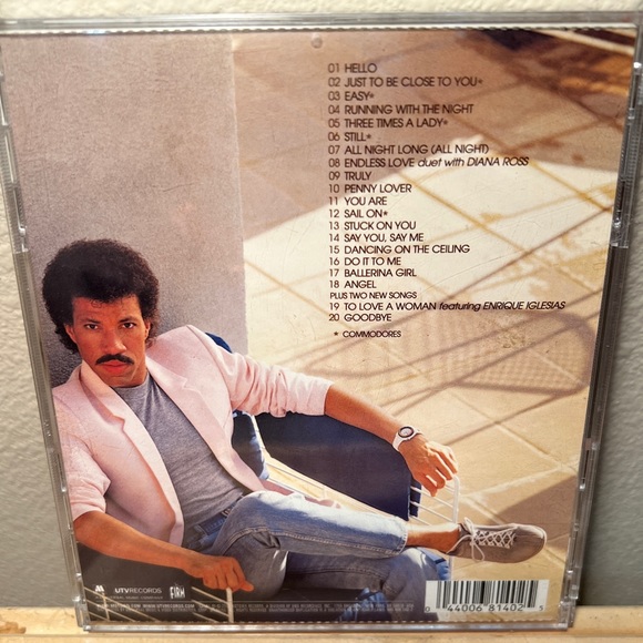 Lionel Richie The Definitive Collection 2003 CD Preowned GUC - Picture 2 of 6